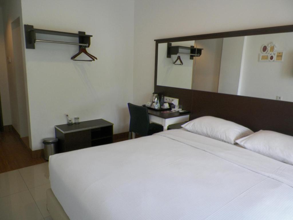 The Victoria Guesthouse Bandung Habitación foto